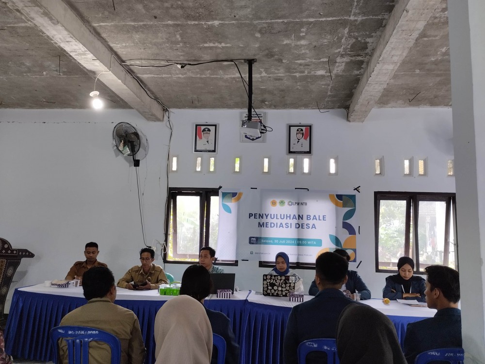Desa Bersama KKN-PMD Unram Berklaborasi dalam Penyuluhan Bale Mediasi 