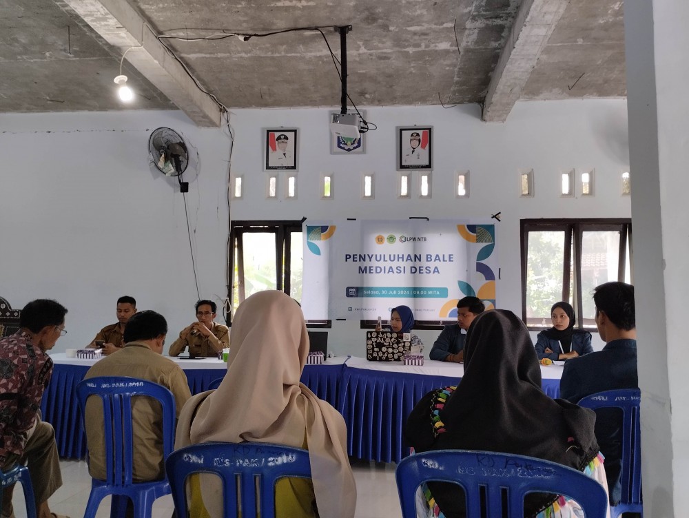 Desa Bersama KKN-PMD Unram Berklaborasi dalam Penyuluhan Bale Mediasi 