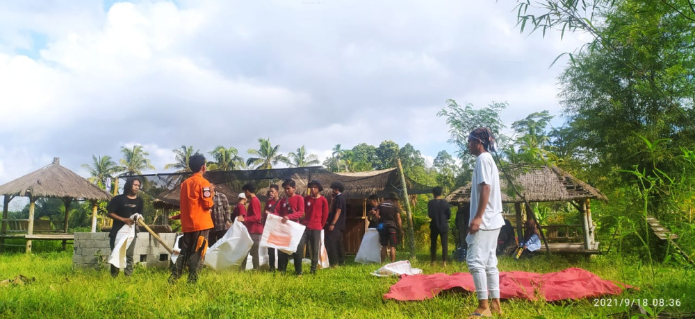 World Clean Up Desa Pakuan Berjalan Lancar